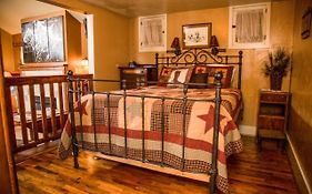Mummy Mtn Suite 1 Bedroom Suite With Fireplace And Jacuzzi Tub